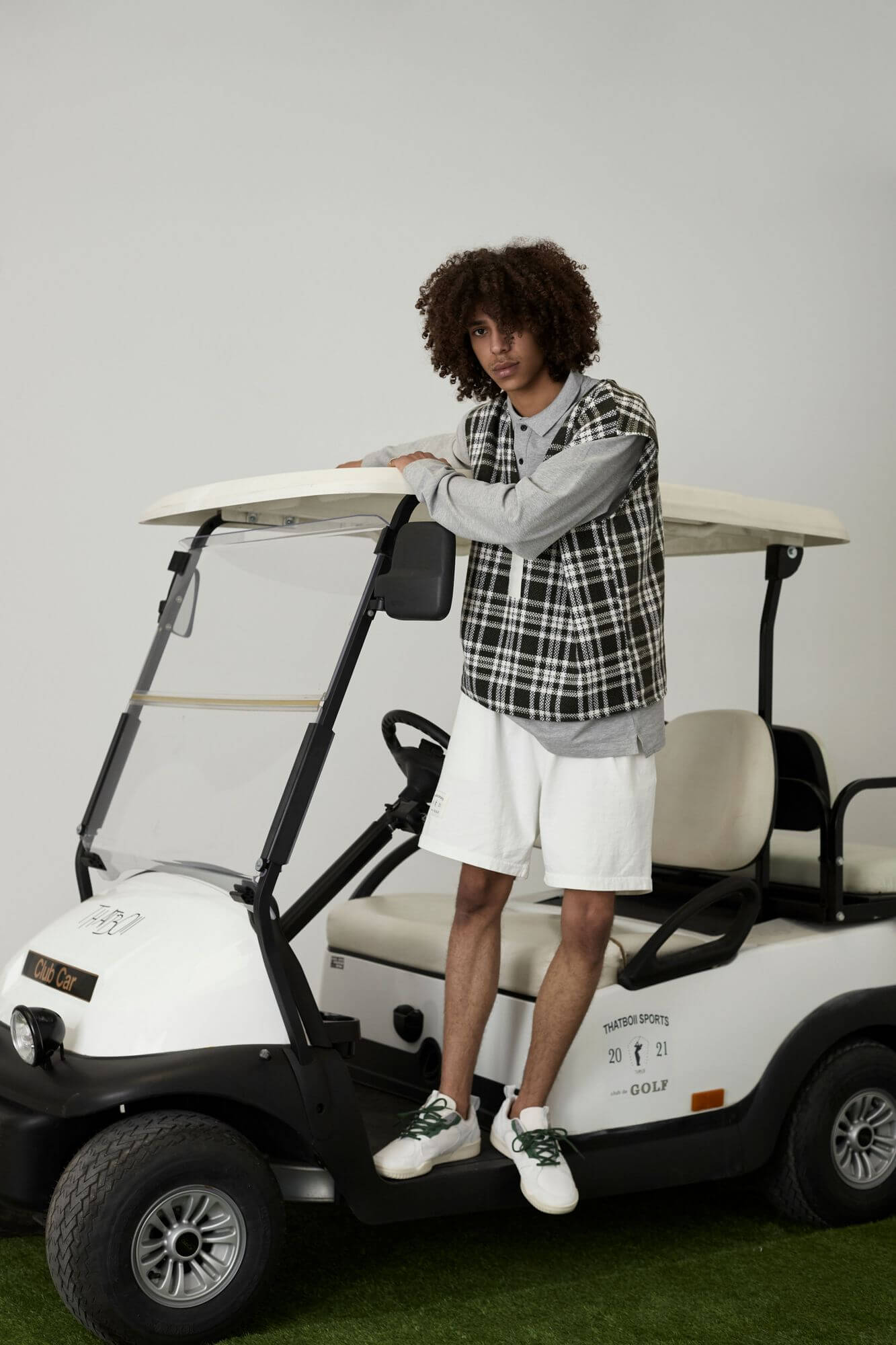 THATBOII und Kangaroos releasen den Ultralite "Le Club" Made in Germany